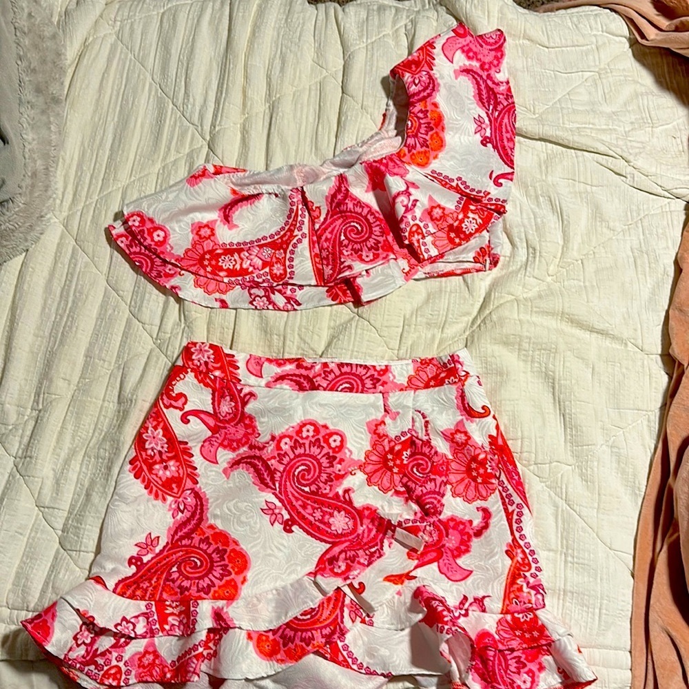 Pink and white 2 piece outfit